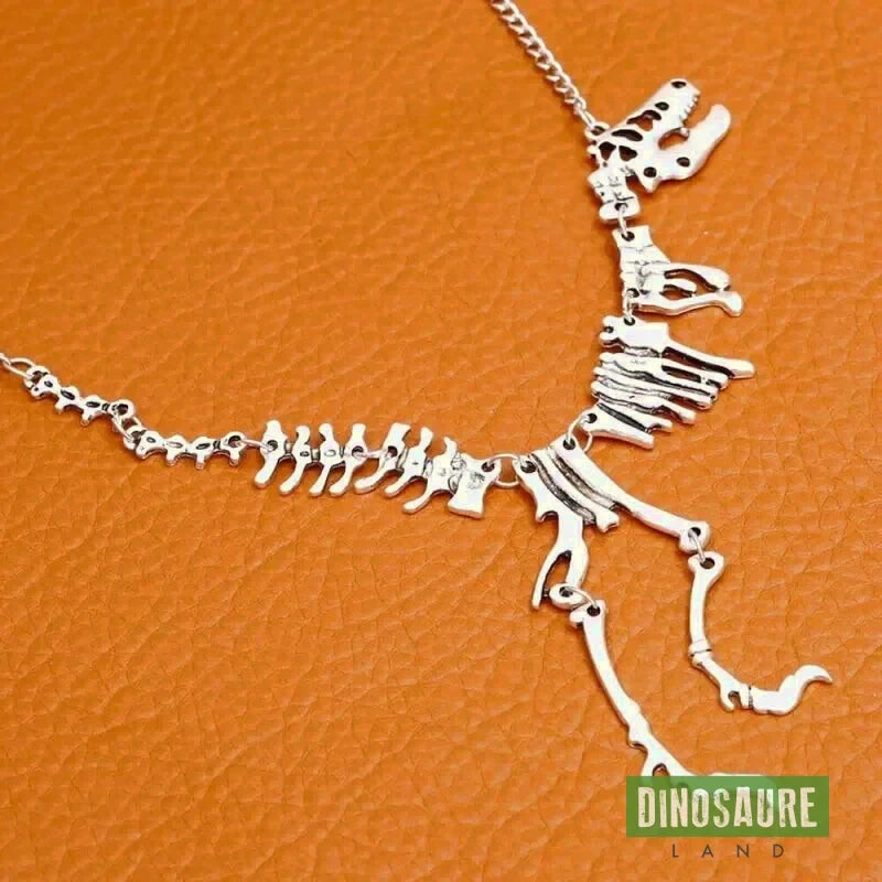 collier pendentif dinosaure argent