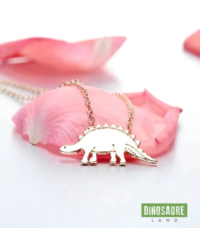 collier pendentif dinosaure stegosaure or